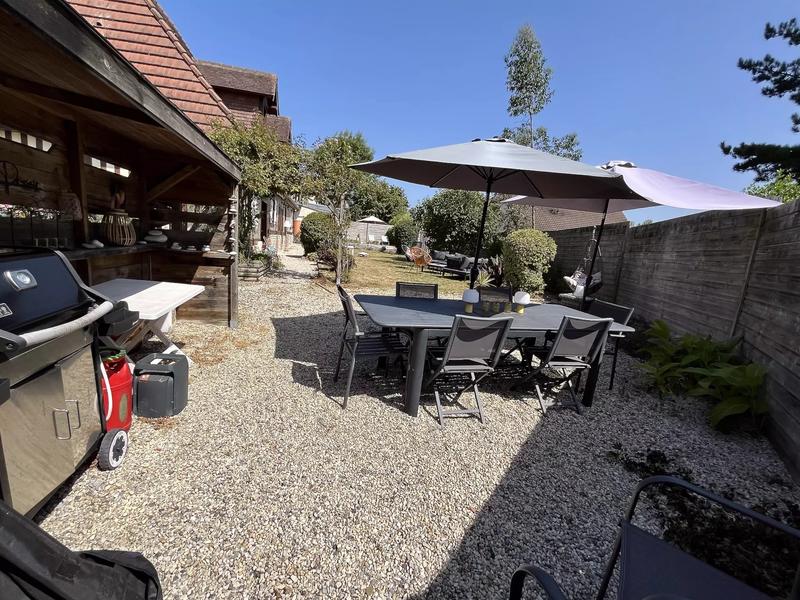 Maison - 220 m² - 9 pièces