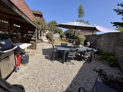 Maison - 220 m² - 9 pièces