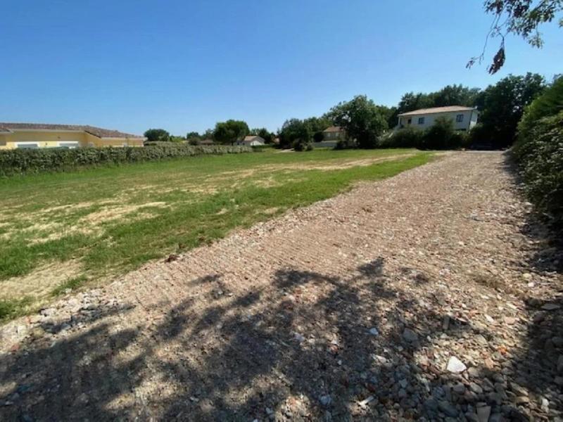 Terrain constructible - 1 665 m²