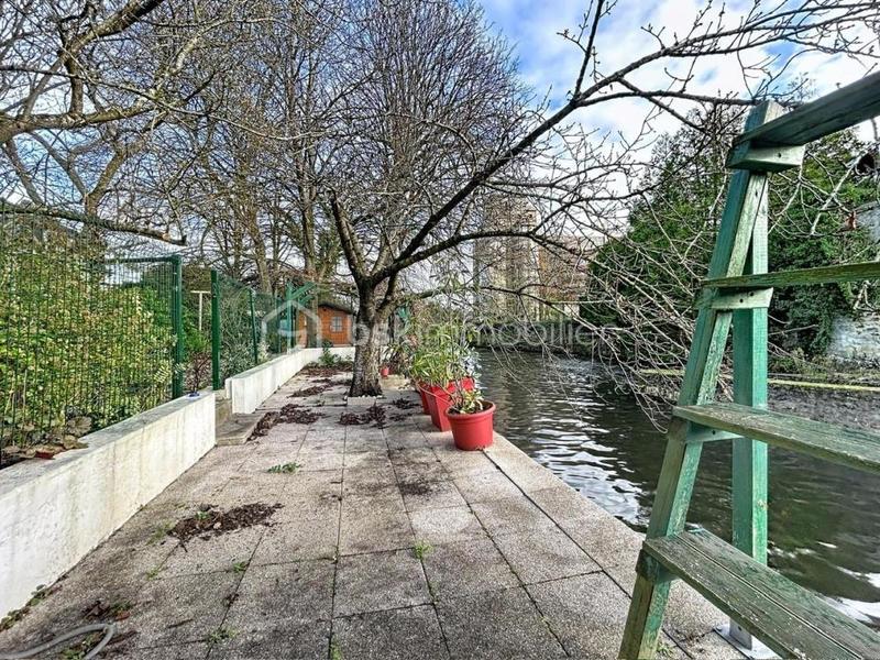 Maison traditionnelle - 195 m² - 6 pièces