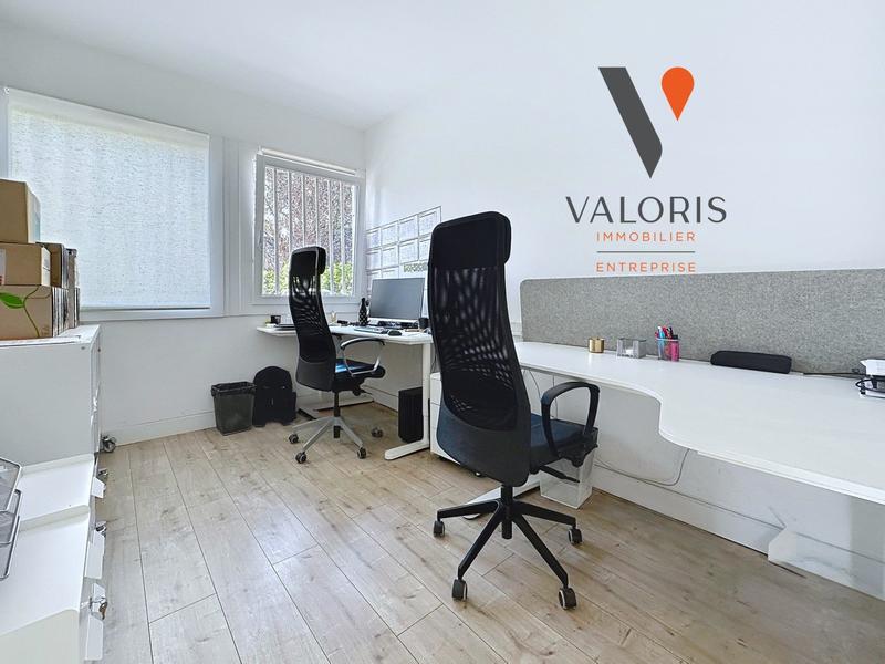 Bureau - 164 m² - 9 pièces