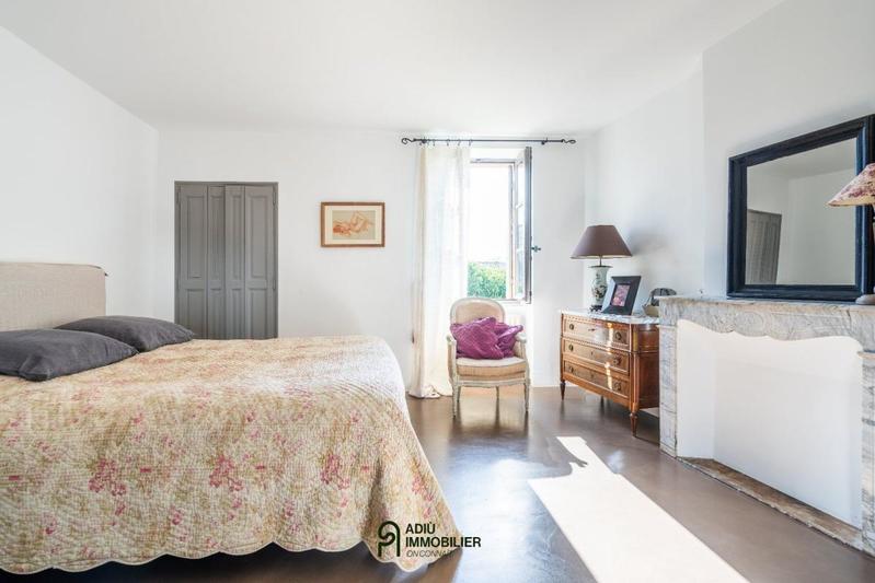 Mas - 250 m² - 10 pièces