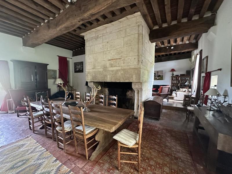 Maison - 420 m² - 12 pièces