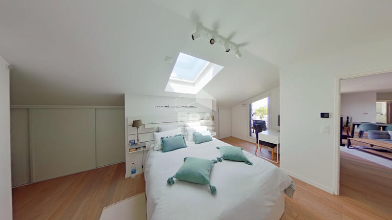 Appartement - 98 m² - 4 pièces