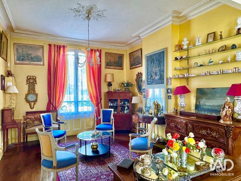 Maison - 176 m² - 10 pièces