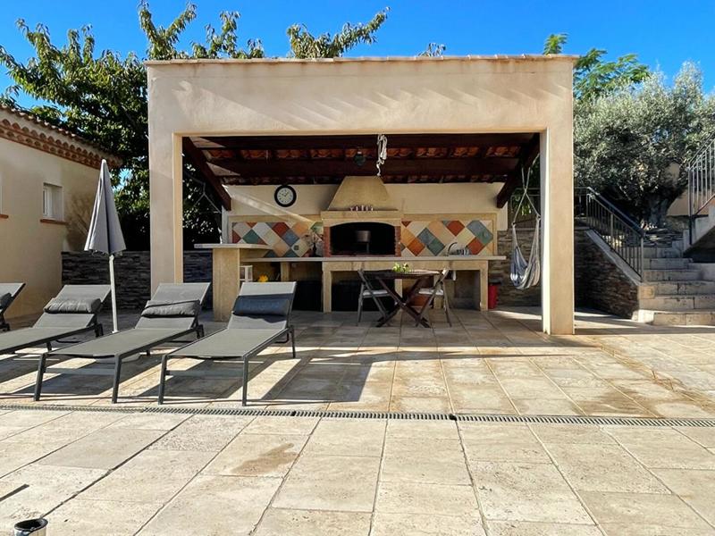 Maison - 288 m² - 10 pièces