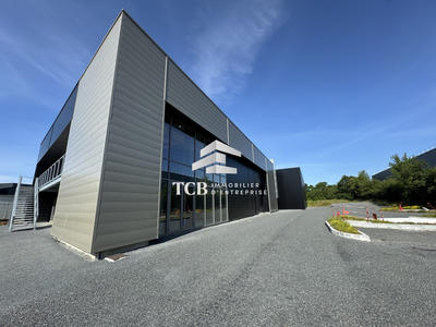 Local d'activités - 830 m²
