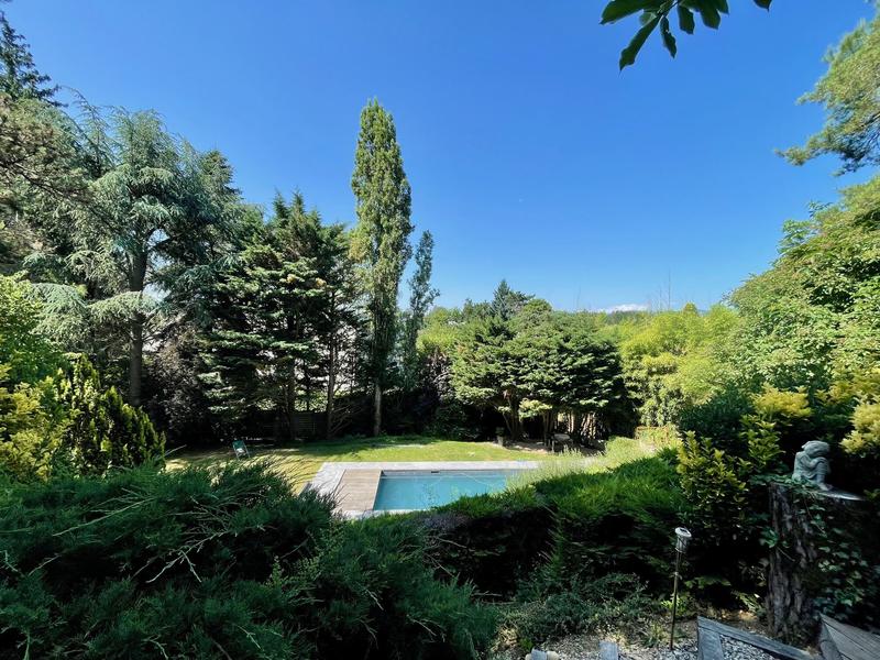 Maison - 260 m² - 7 pièces