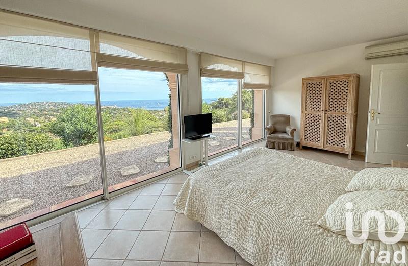 Maison - 245 m² - 8 pièces