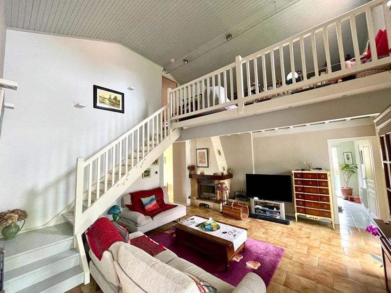 Maison - 160 m² - 6 pièces