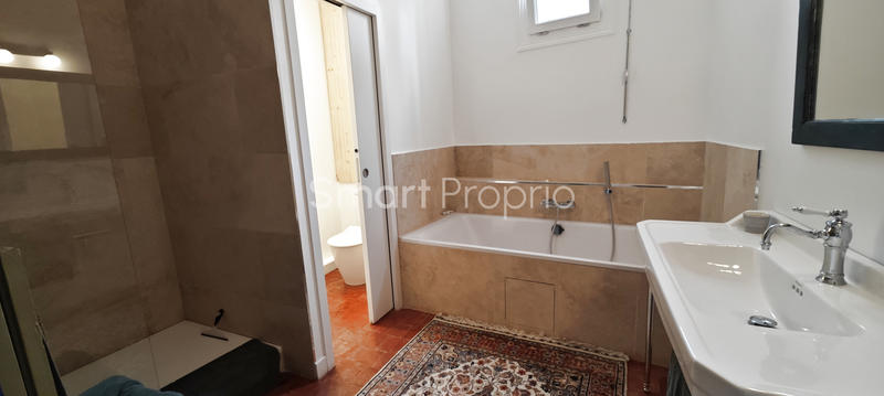 Propriété - 350 m² - 9 pièces