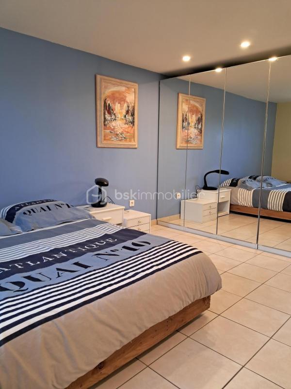 Maison traditionnelle - 180 m² - 6 pièces