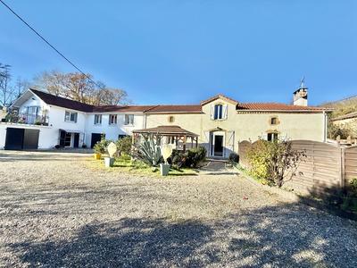 Maison - 353 m² - 12 pièces