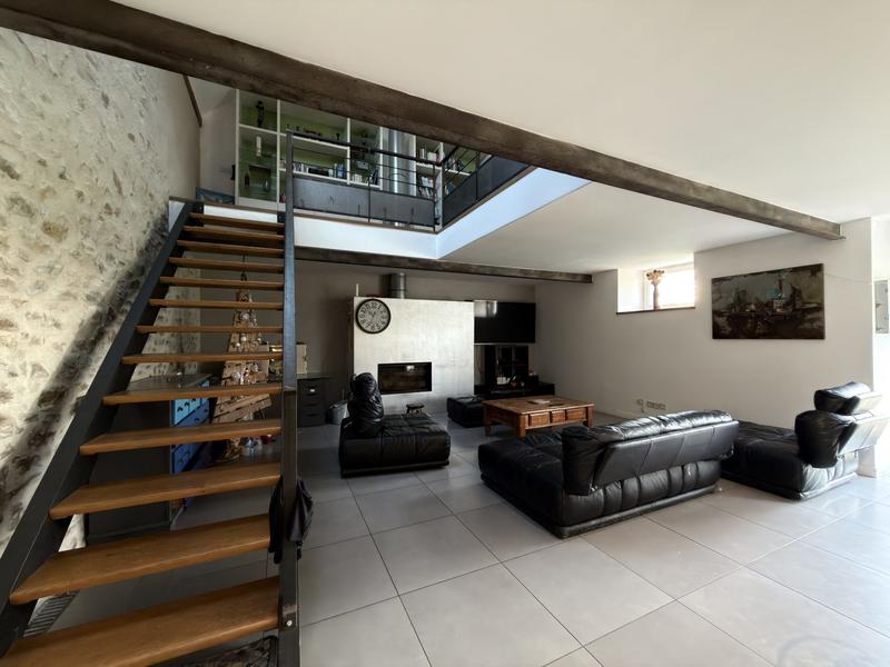 Maison - 261 m² - 8 pièces