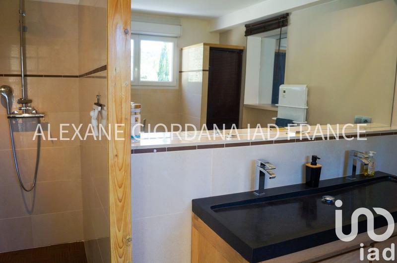 Maison - 195 m² - 7 pièces