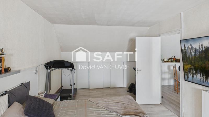 Local commercial - 189 m² - 16 pièces