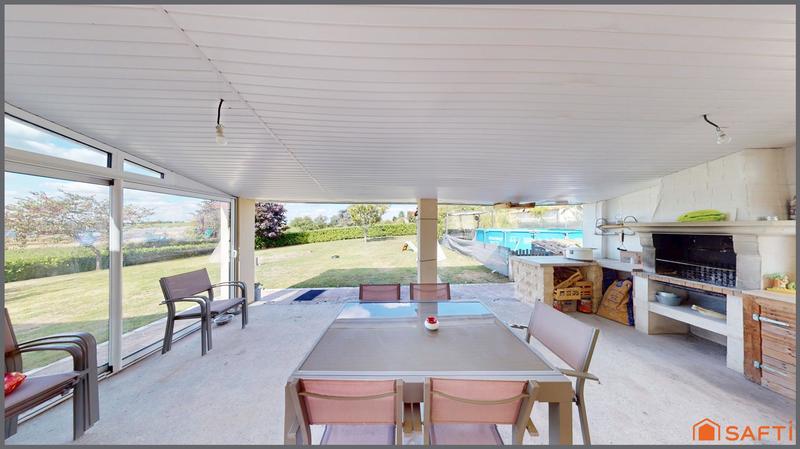 Maison - 141 m² - 8 pièces