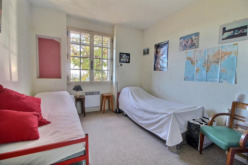 Maison - 303 m² - 8 pièces