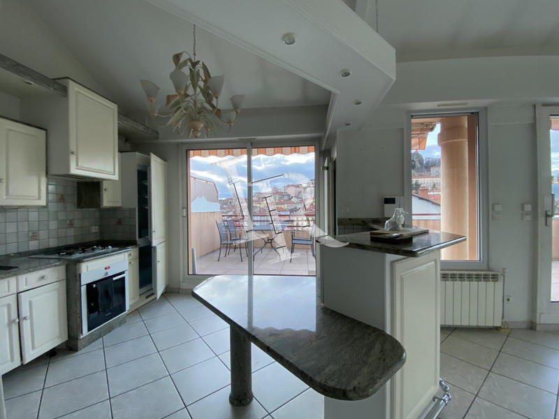 Appartement - 91 m² - 3 pièces