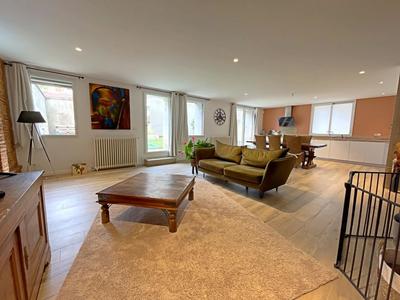 Maison - 220 m² - 6 pièces