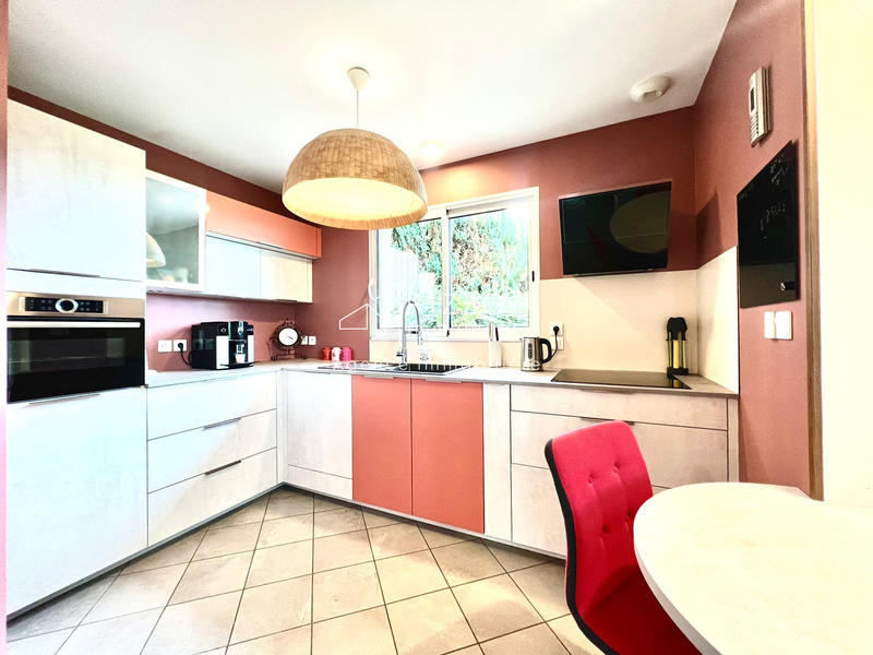 Maison - 110 m² - 4 pièces