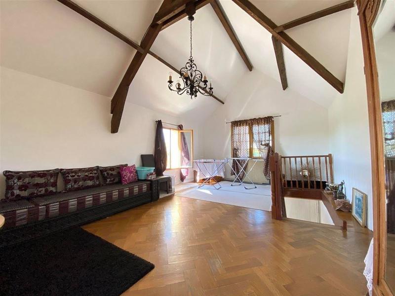 Maison - 238 m² - 10 pièces