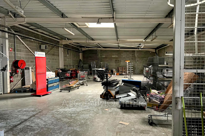 Local commercial - 1 060 m²