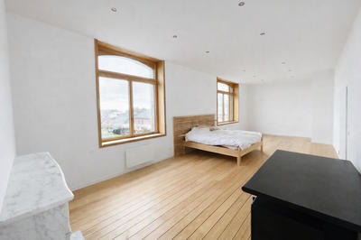 Maison - 342 m² - 8 pièces