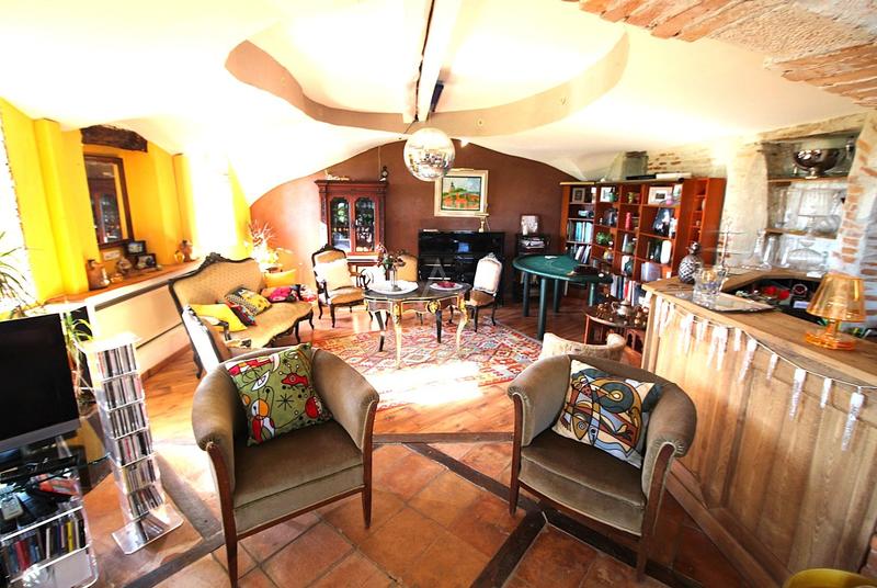 Maison - 405 m² - 10 pièces