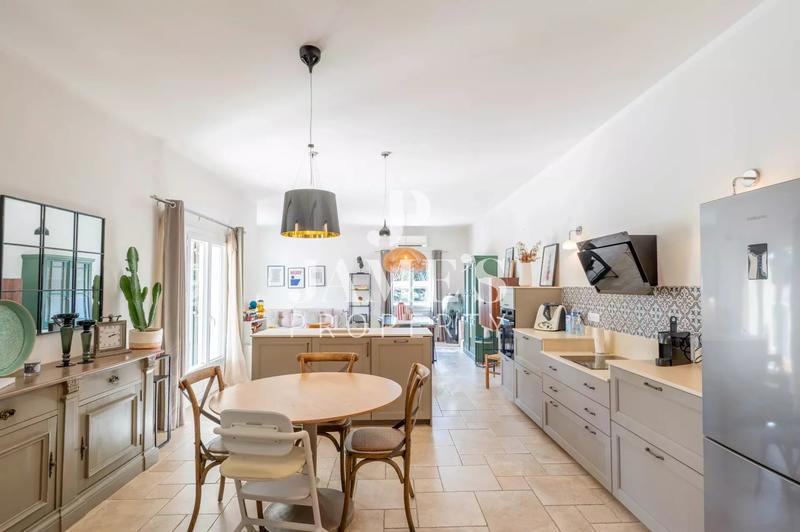 Maison - 158 m² - 6 pièces