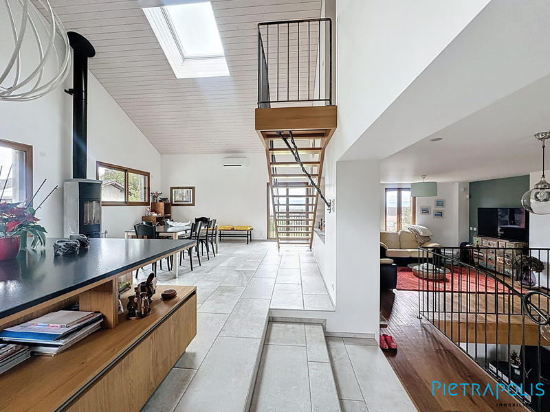 Maison ancienne - 210 m² - 6 pièces