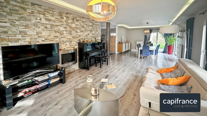 Maison - 230 m² - 7 pièces