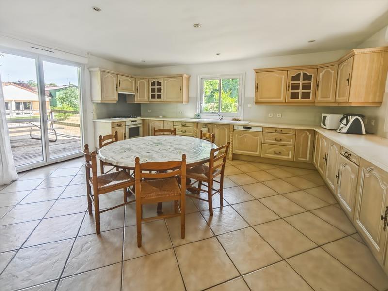 Maison - 140 m² - 5 pièces