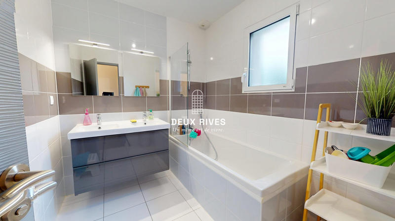 Maison contemporaine - 163 m² - 7 pièces