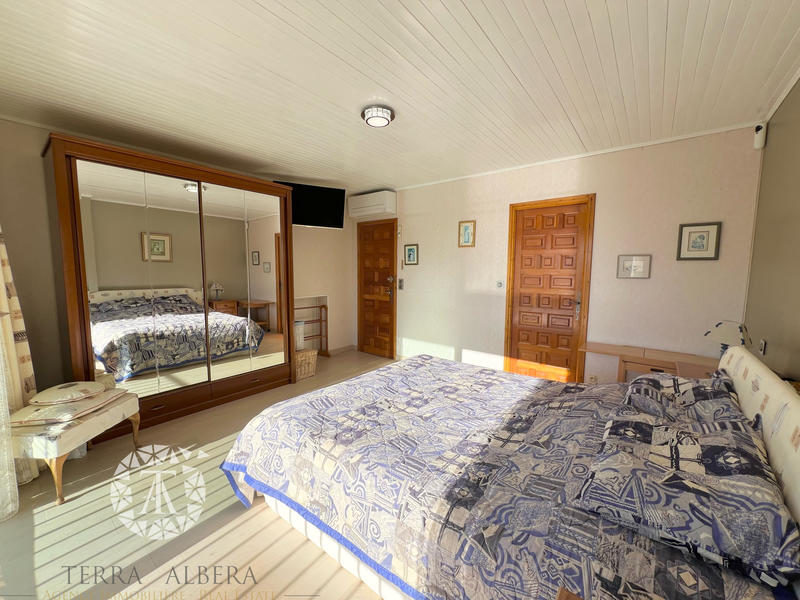 Villa - 195 m² - 7 pièces