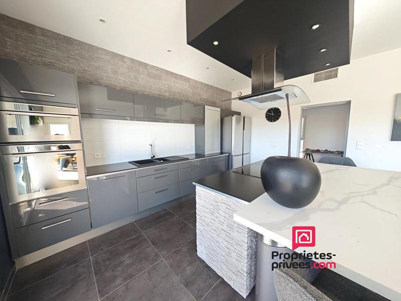 Villa - 220 m² - 6 pièces