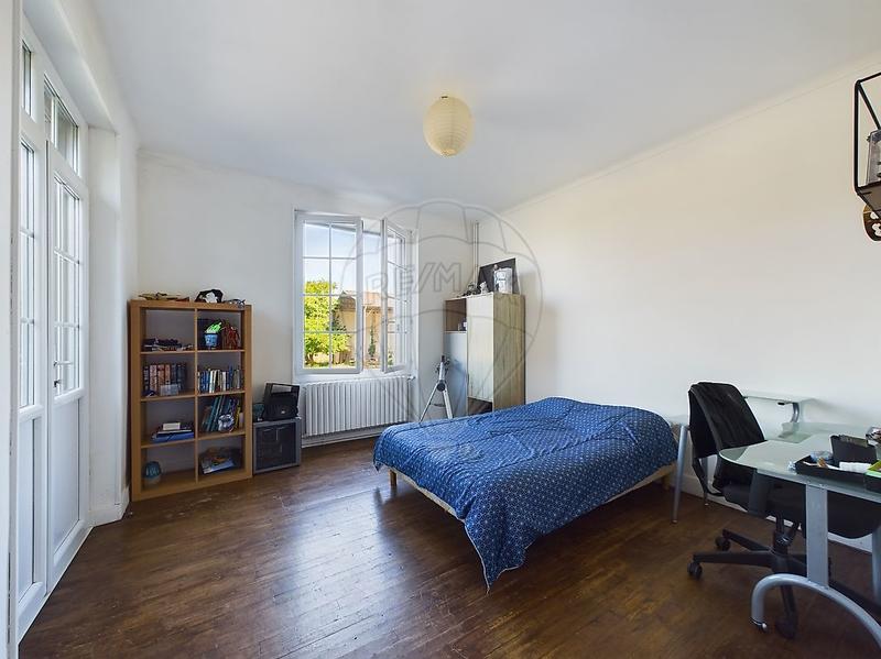 Maison - 200 m² - 7 pièces