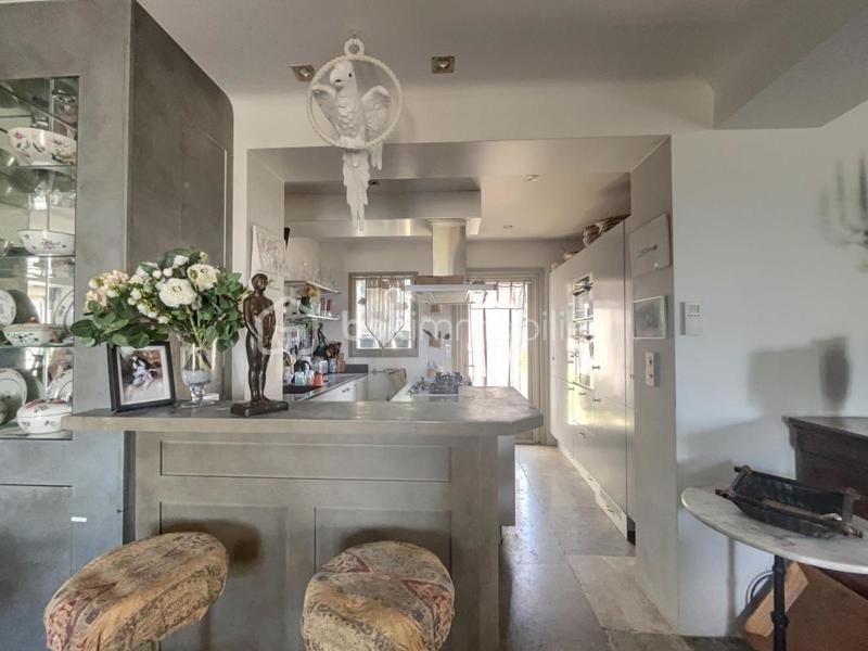 Propriété - 341 m² - 12 pièces