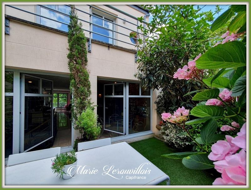 Maison de ville - 292 m² - 10 pièces