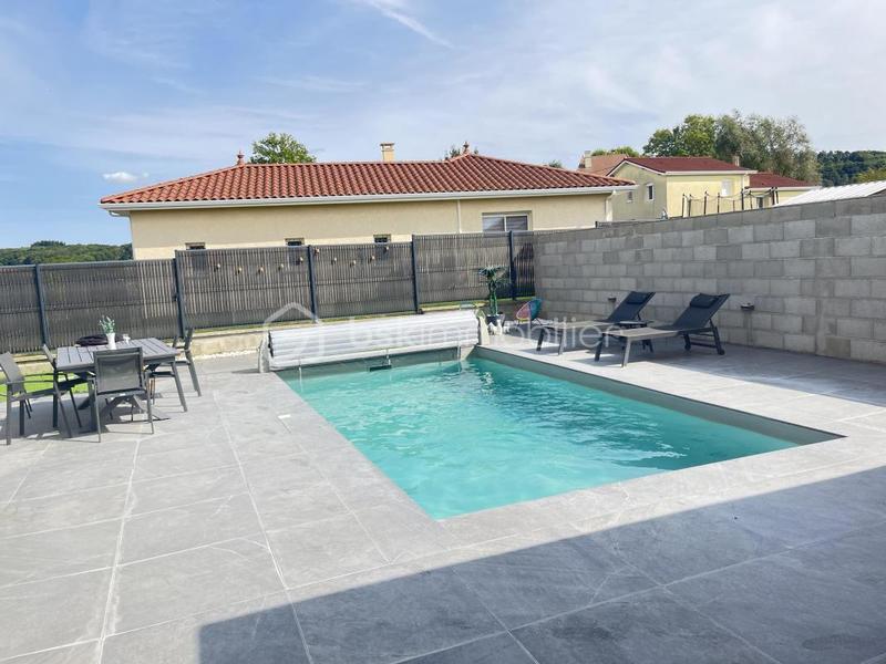 Maison - 95 m² - 4 pièces