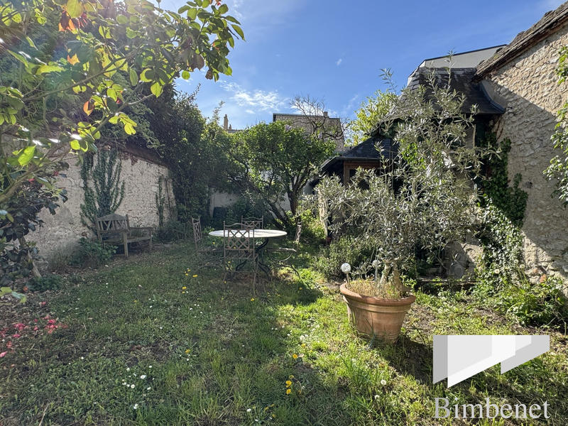 Maison - 271 m² - 10 pièces