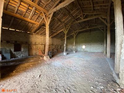 Maison - 310 m² - 1 pièce