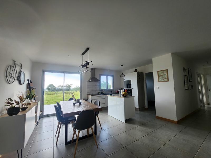 Maison - 88 m² - 5 pièces
