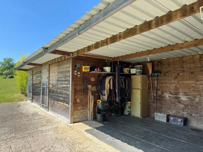 Propriété - 207 m² - 6 pièces