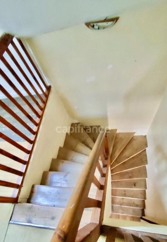 Maison - 93 m² - 5 pièces