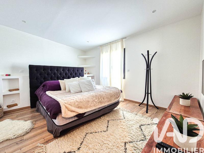 Maison - 180 m² - 7 pièces