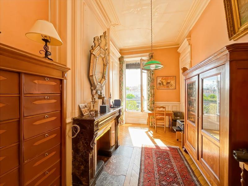 Appartement - 189 m² - 6 pièces