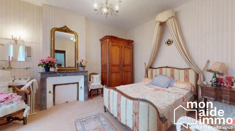 Maison - 266 m² - 7 pièces