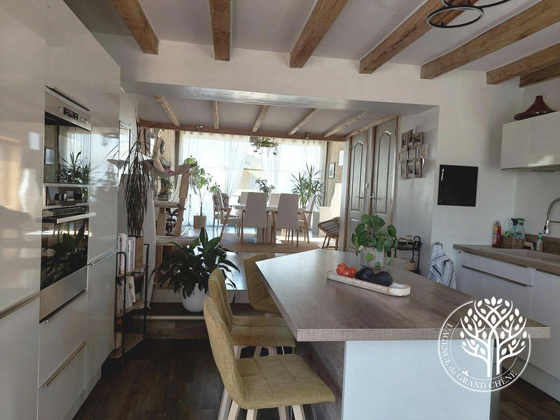 Maison ancienne - 214 m² - 8 pièces