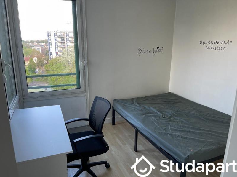 Chambre - 12 m² - 1 pièce